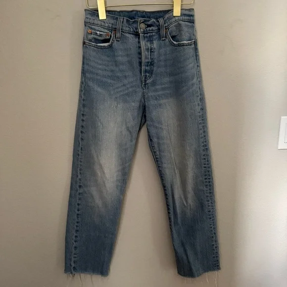Levi's Wedgie Straight Leg Raw Hem Cropped Rough Tide Jeans Women’s size 26 - Picture 4 of 16